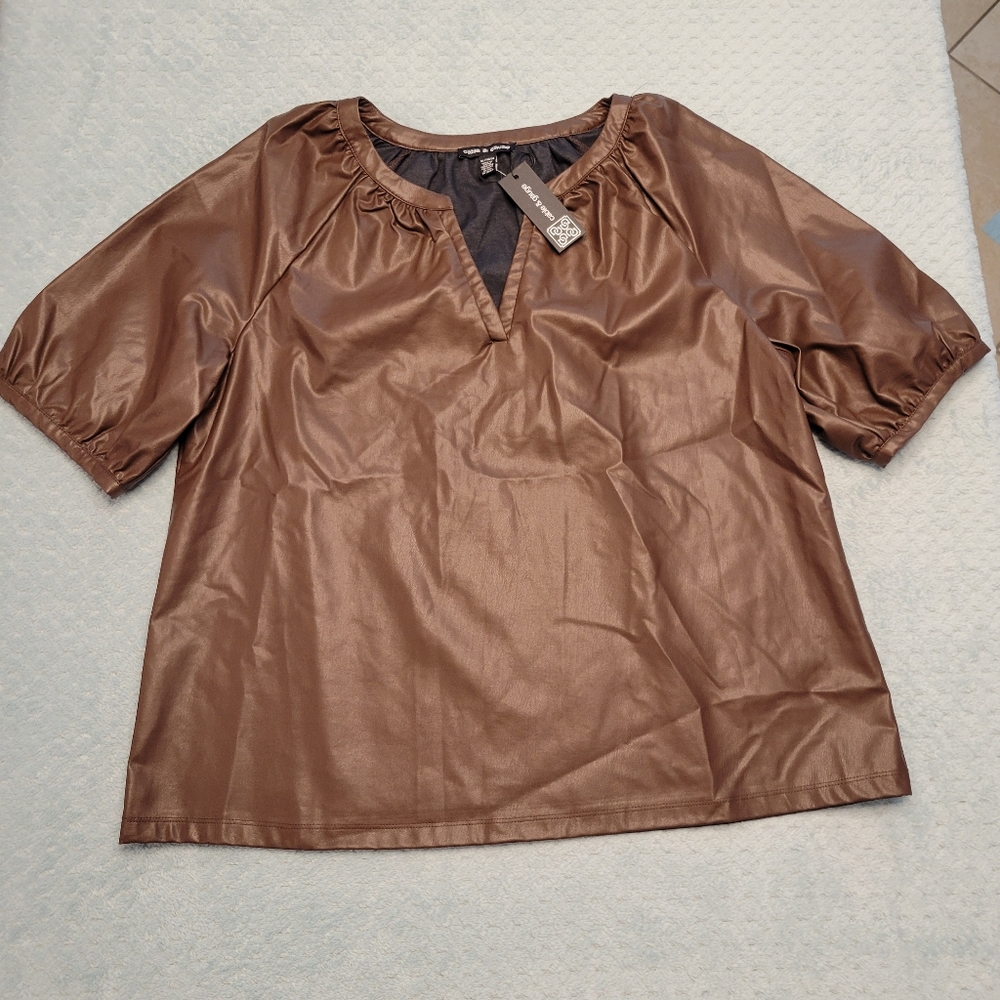 NEW CABLE & GAUGE  WOMENS SHORT SLEEVE FAUX LEATHER BROWN TOP-NWT - Picture 2 of 13